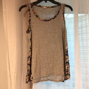 Flow tank top with flower outline